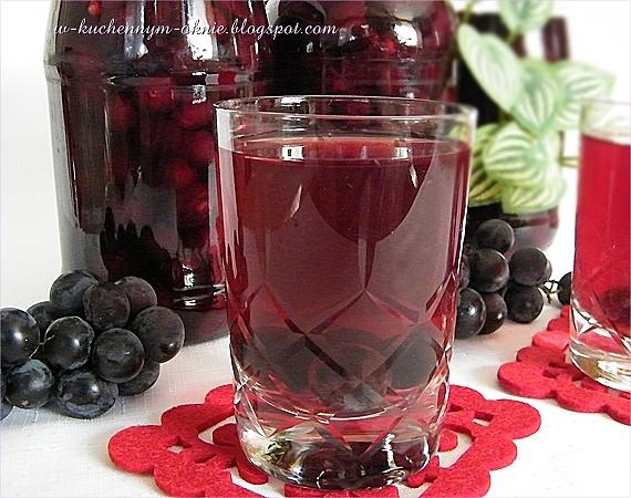 Kompot z czarnych winogron