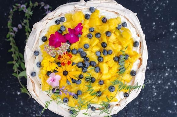 Pavlova z mango