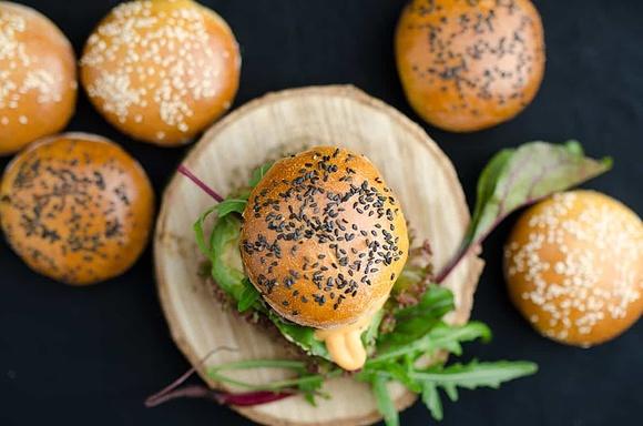 Burgery z czarnej fasoli
