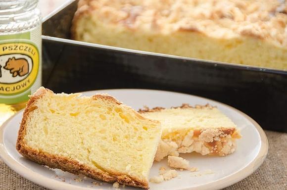 Ciasto drożdżowe z jabłkami i kruszonką