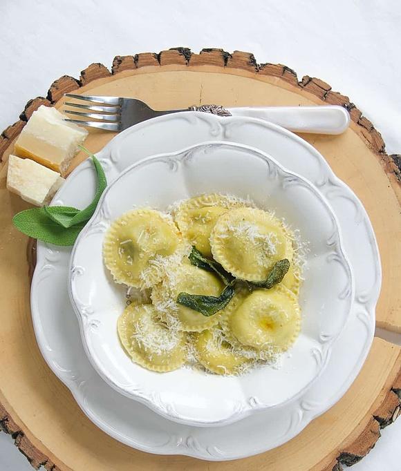 Ravioli ze szpinakiem i grzybami