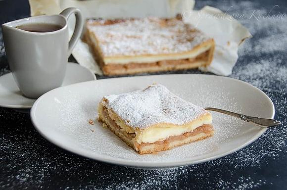 Szarlotka z budyniem - przepis na klasyczną szarlotkę z budyniem
