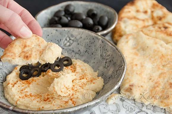 Hummus - libański przepis na pastę z ciecierzycy i tahini
