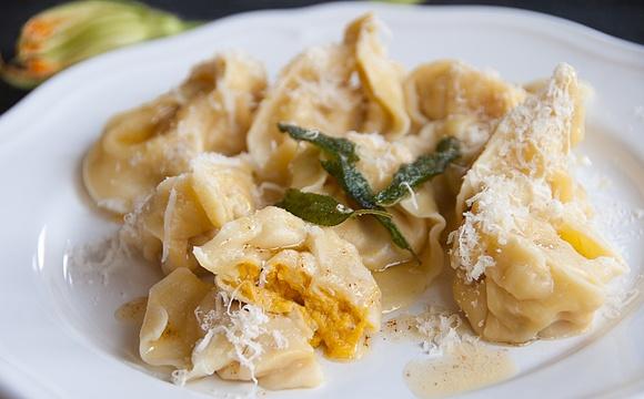 Tortellini z dynią i szałwią