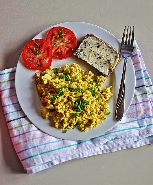 Tofucznica curry ze szczypiorkiem