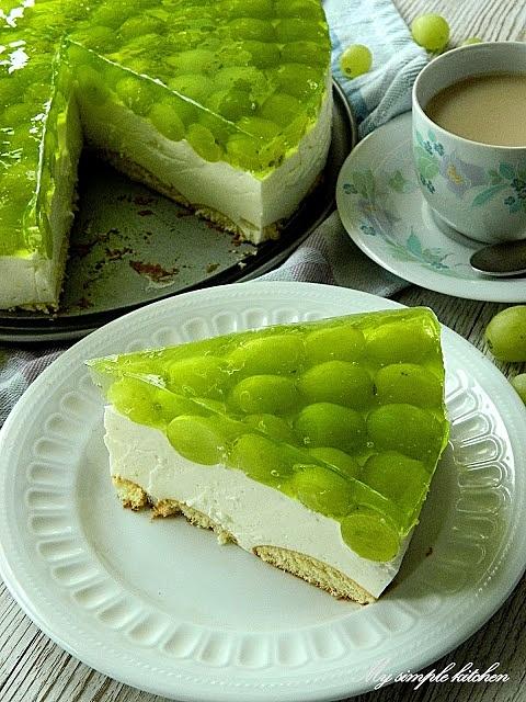 Sernik na zimno z winogronami