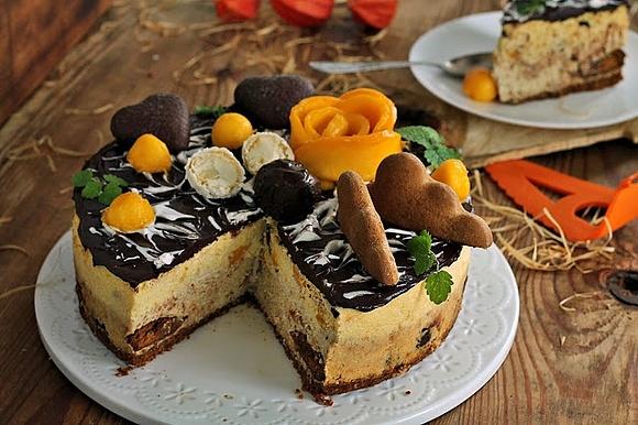 Sernik piernikowy z mango