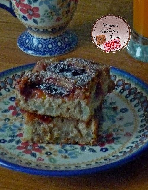 Ciasto jogurtowe z gruszką i śliwkami