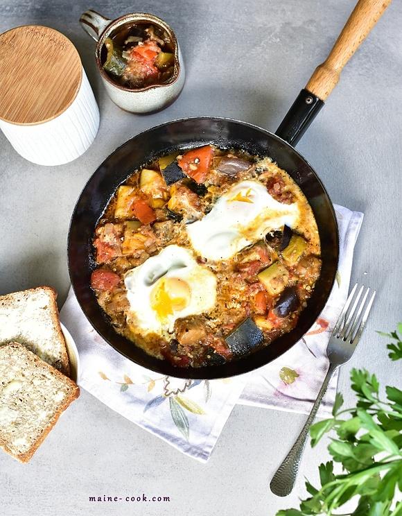 Jajka duszone w ratatouille