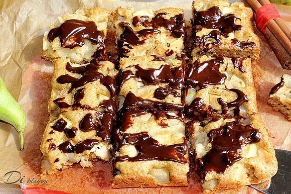 Najprostsze ciasto żytnie z jabłkiem, gruszką i cynamonem