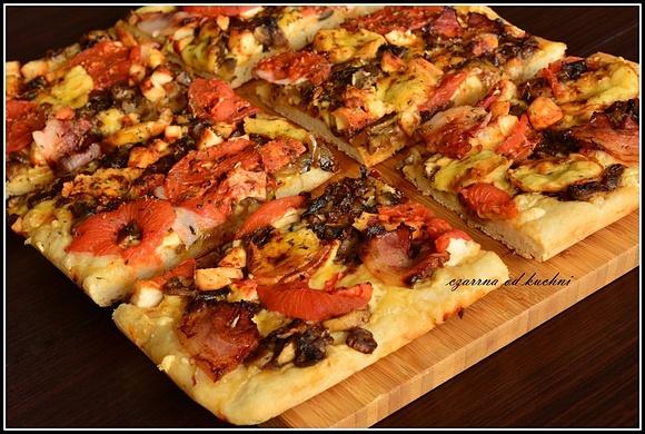 Pizza z oscypkiem