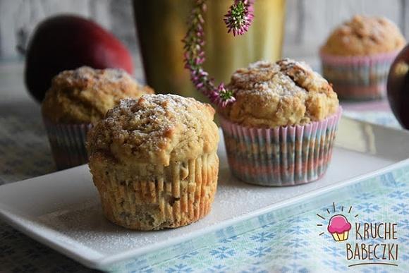 Muffiny na kefirze z jabłkami i orzechami