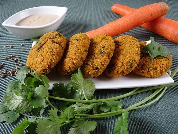 Kotleciki z komosy i tofu po indyjsku