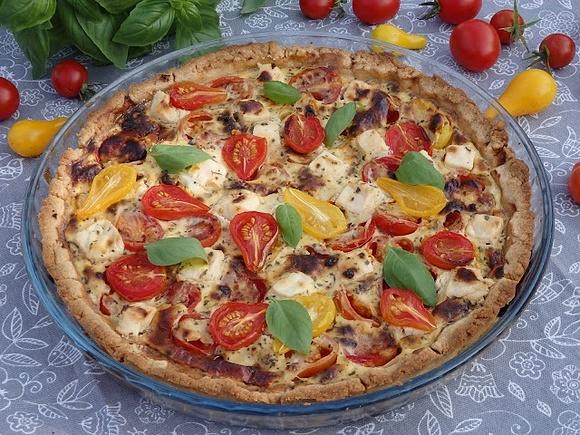 Tarta z pomidorkami i fetą