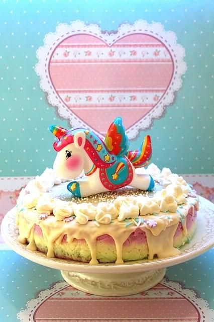Tęczowa pianka na urodziny - Unicorn