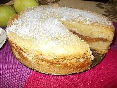 Szarlotka na kruchym cieście z antonówkami