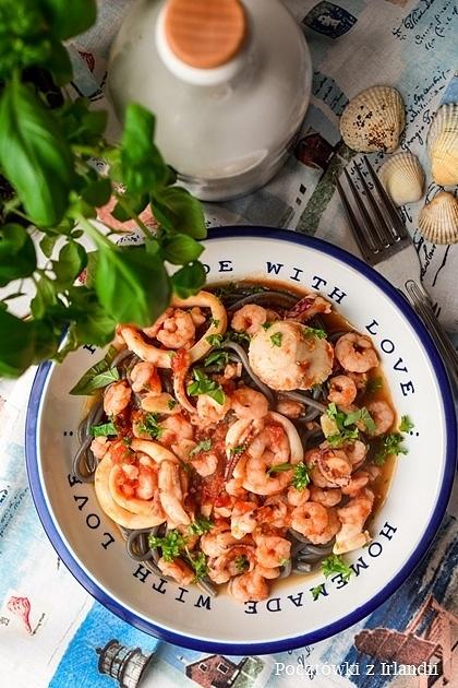 Spaghetti włoskie z owocami morza