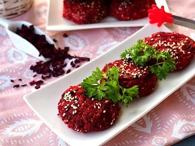 Burgery buraczane z mozzarellą i kaszą jaglaną