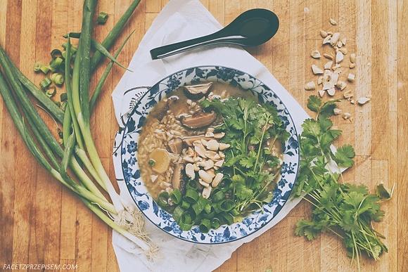 Congee Jook: wegetariańska aromatyczna owsianka na ryżu