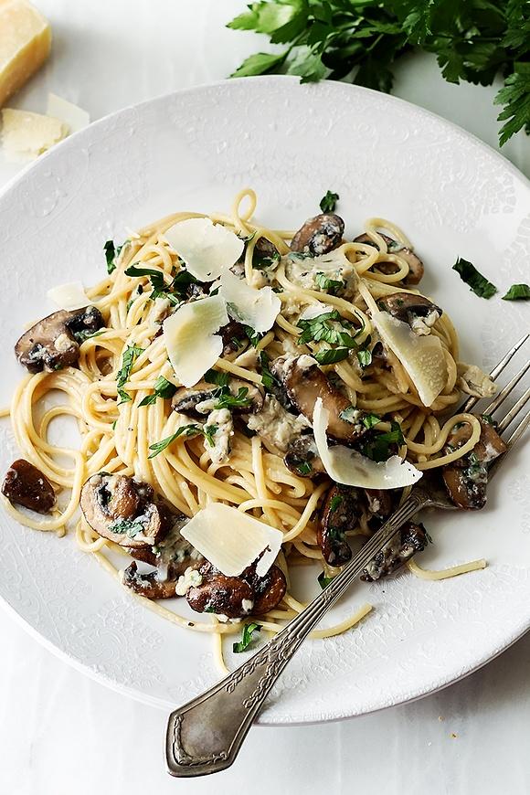 Carbonara z grzybami i parmezanem
