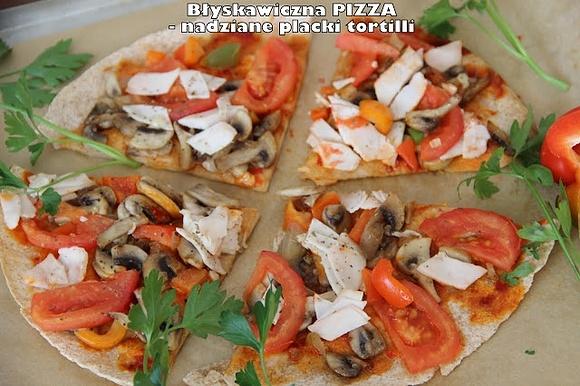 Błyskawiczna pizza na plackach tortilli z serem i warzywami