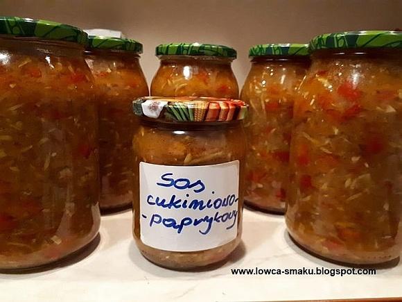 Sos cukiniowo-paprykowy z pomidorami i przyprawami
