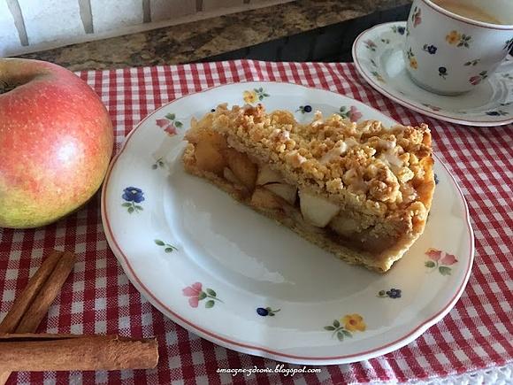 Krucha szarlotka na kruchym spodzie z kruszonką i jabłkami Boskop