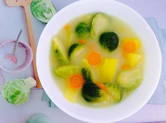 Brukselkowa zupa - przepis na aromatyczną i zdrową zupę