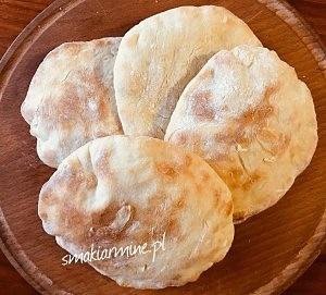 Domowa pita z pszennej mąki