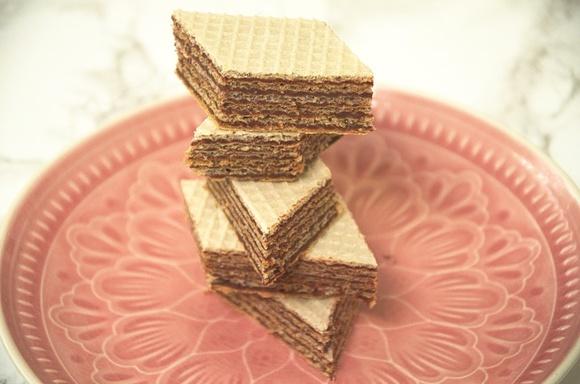 Wafle domowe z kremem z mlekiem w proszku