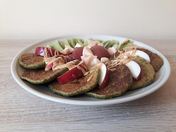 Jabłkowo-bananowe placki z roszponką bezglutenowe i wegańskie