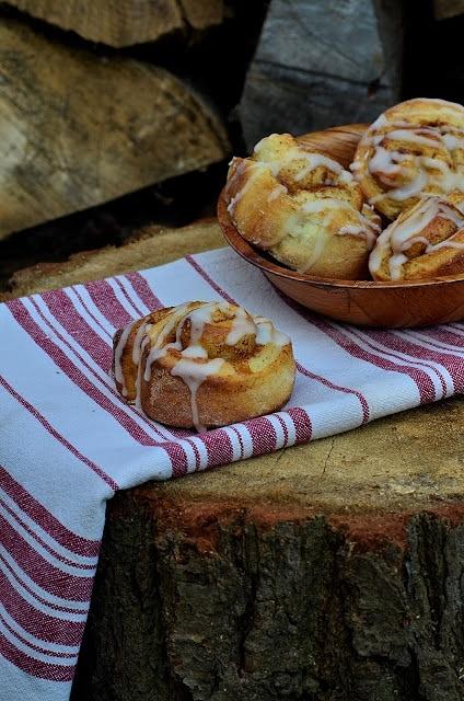 Wegańskie cinnamon rollsy