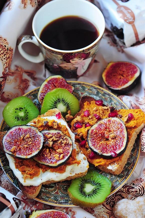 Kanapki dyniowo-piernikowe