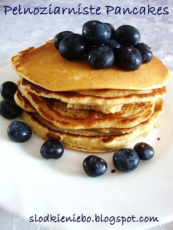 Odchudzone pełnoziarniste pancakes z borówkami