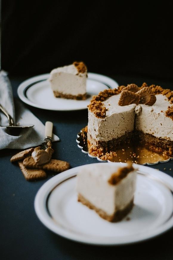 Zimowy korzenny sernik na zimno z pastą Speculoos bez pieczenia