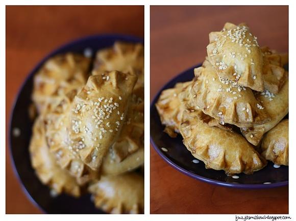 Pieczone pierogi z brokułami i fetą