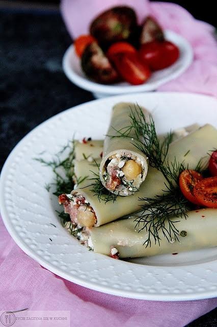 Cannelloni faszerowane łososiem na zimno, przekąska na wielkanoc