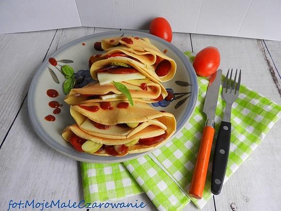 Wytrawne naleśniki z mozzarellą i chorizo