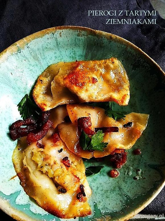 Pierogi z tartymi ziemniakami