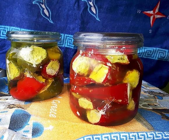 Papryczki faszerowane serem feta antipasti