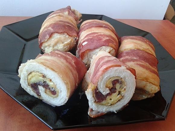 Roladki z indyka z serem wędzonym i żurawiną
