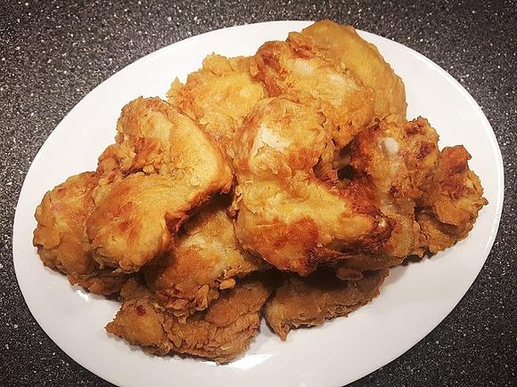 Skrzydełka w kefirowym cieście curry