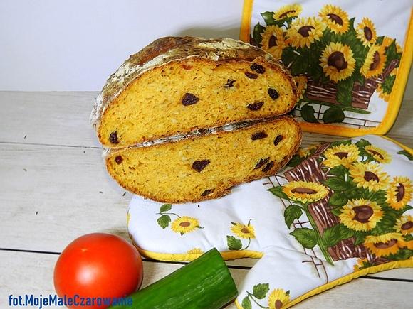 Chleb marchewkowy na zakwasie
