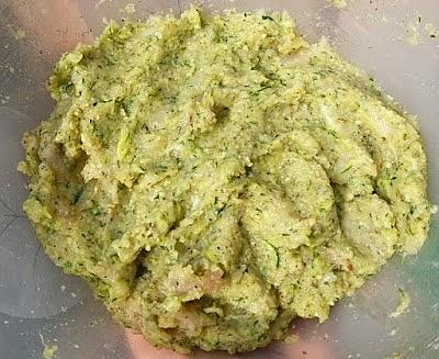 Pulpety drobiowe z cukinią w pomidorowym sosie