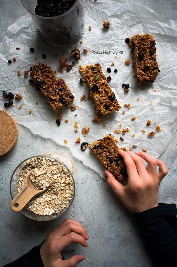 Batoniki granola schrup mnie o poranku