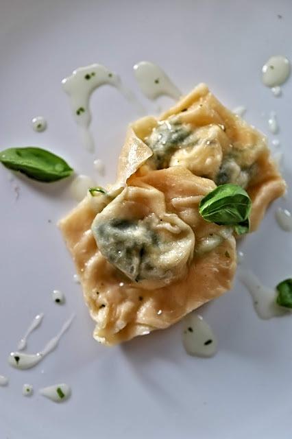 Ravioli z fetą i szpinakiem