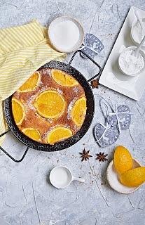 Klejące Odwrócone ciasto z pomarańczami