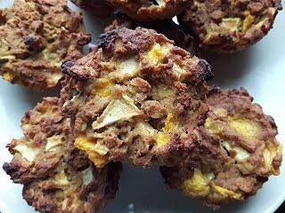Śniadaniowe muffiny owsiane z jabłkiem i mango wegańskie bezglutenowe bez cukru