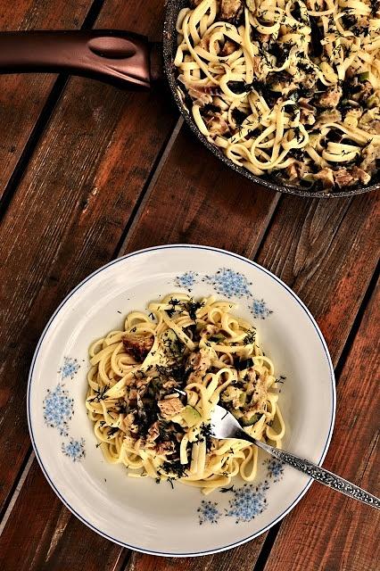 Spaghetti z cukinią i schabem