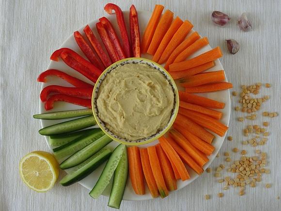 Hummus z grochu – przepis na kremowy smaczny dip